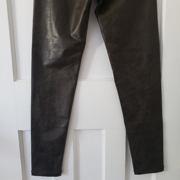 Aerie Offline The Hugger High Waisted Crackle Legging Olive/Army Green Sz M NWT - Picture 7 of 13